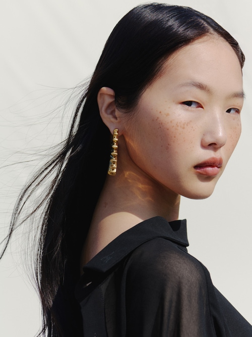 The Hippocampe hoop earrings