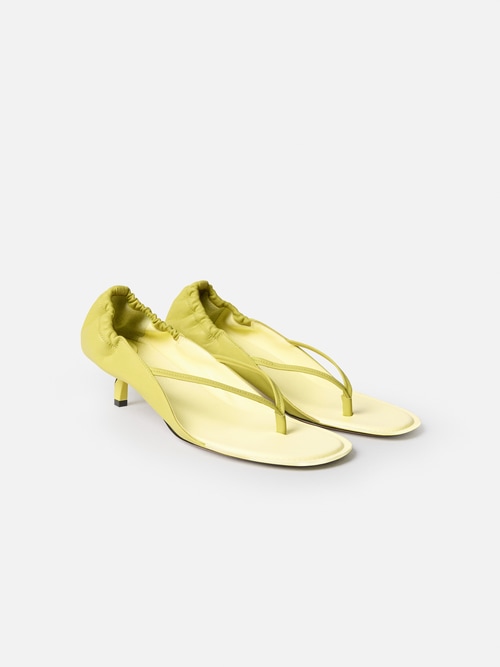 The low sandals