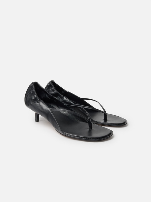The low sandals
