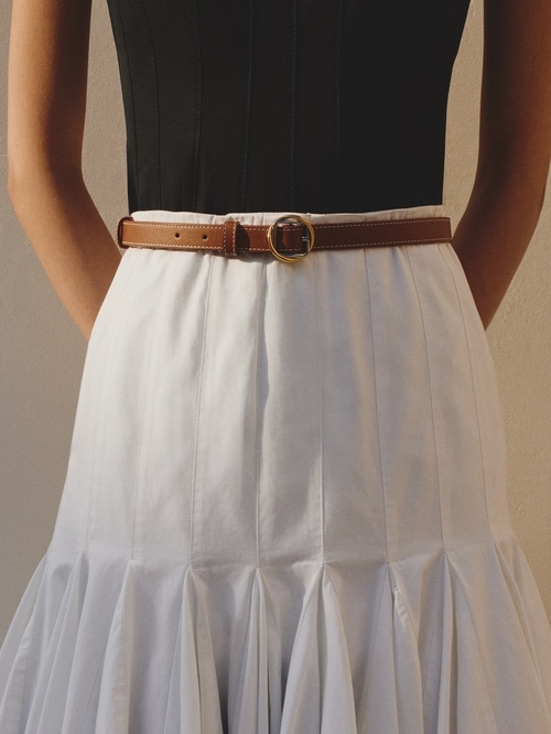 The thin Salon belt