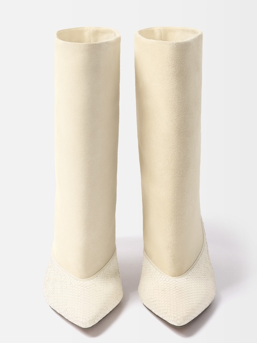 The Tourni boots