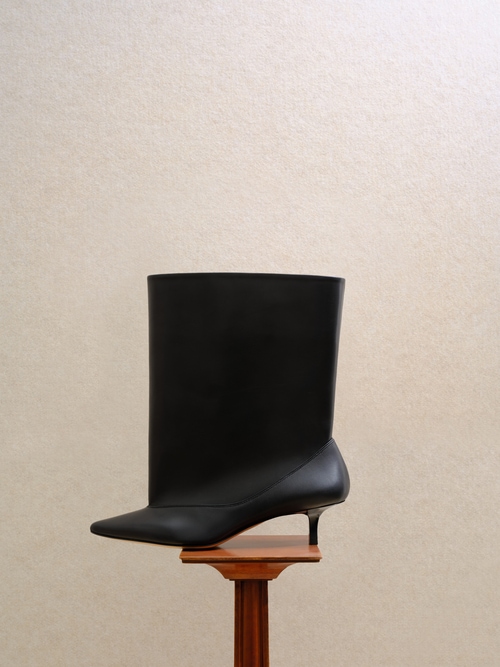 The Tourni boots