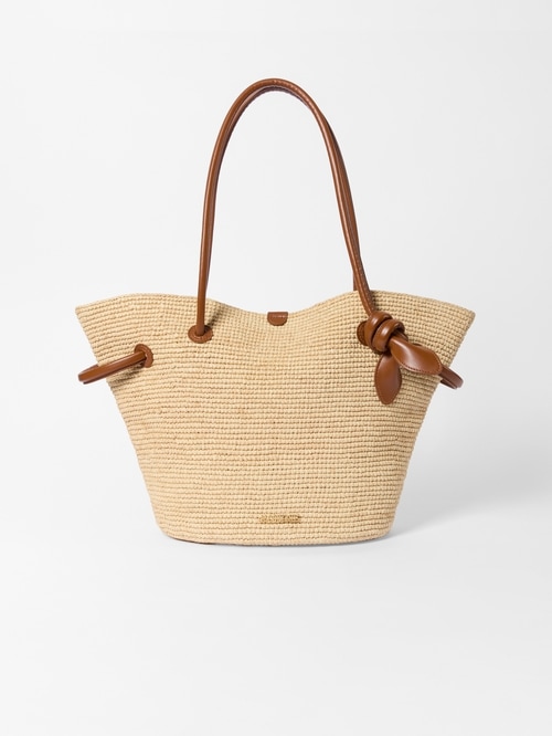 The Turismo basket